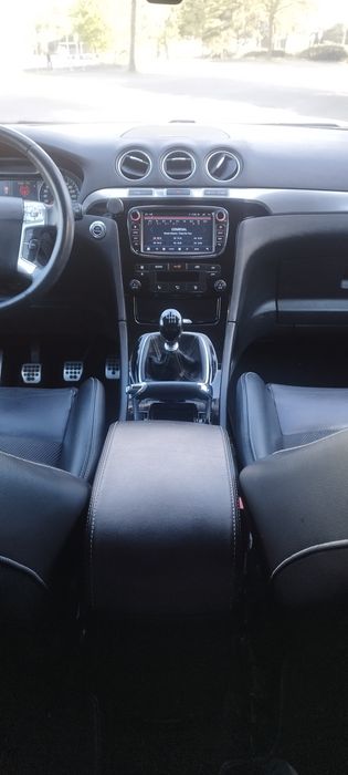 Ford S-Max — fotografia 3