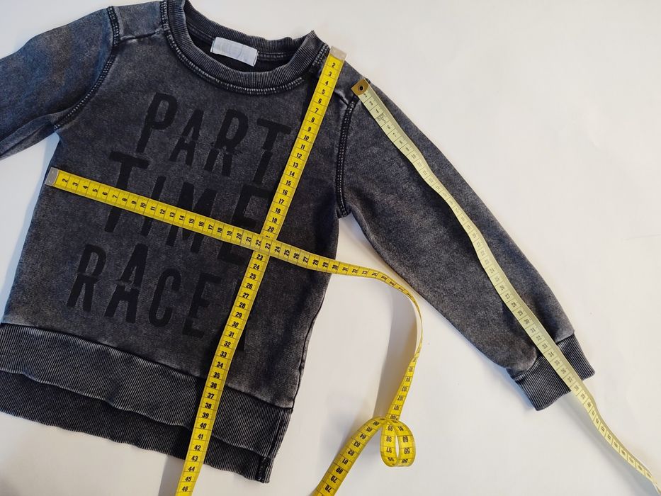 H&M bluza z efektem sprania 2-4Y grafitowa z napisem part time racer