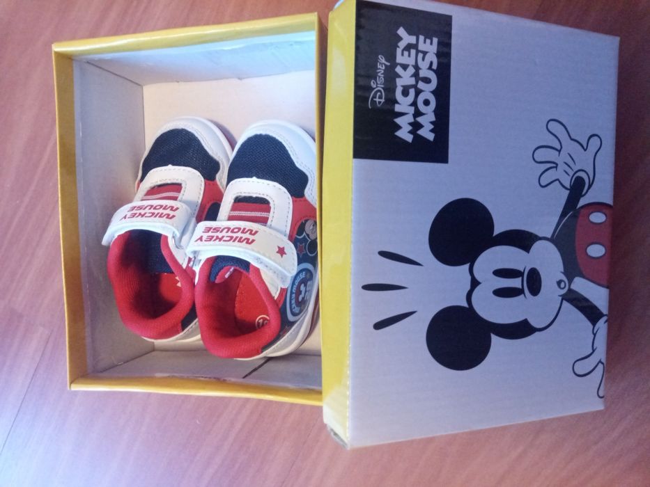 Tênis Mickey bebé