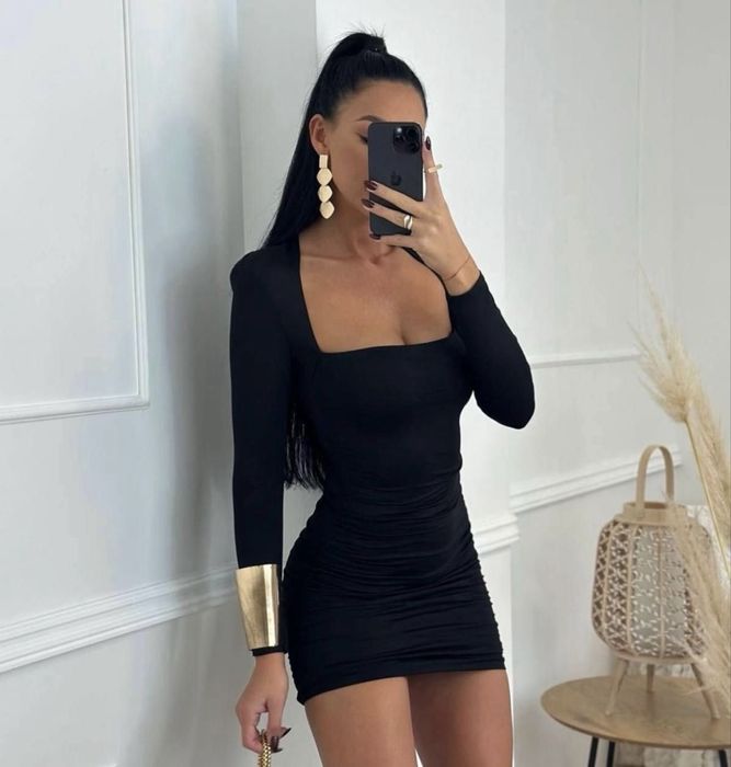 Отдам новое платье для Нового года