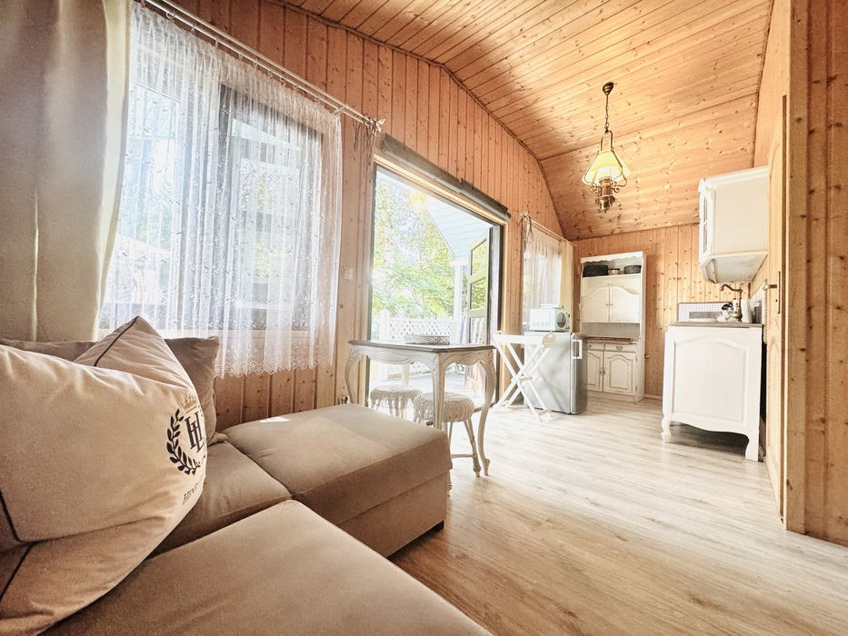 Ogrodzony na wylacznosc PROWANSJA II  Pobyt z psem. Plac zabaw.