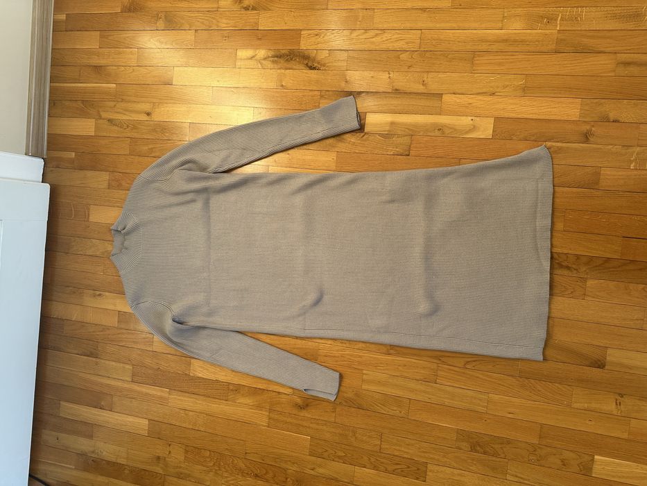 Сумка та сукні ціни в описі