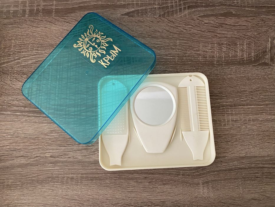 Подарочный набор Крым: расчестки, зеркало (СССР)