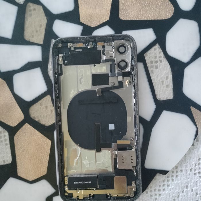 Korpus iPhone 11