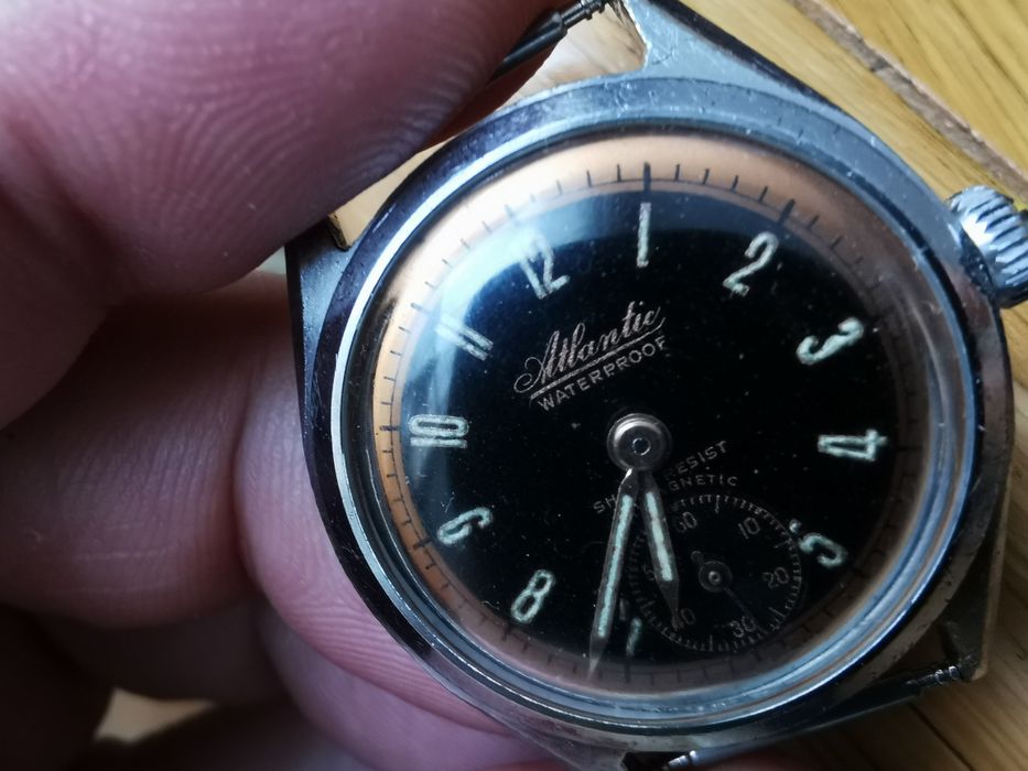 Zegarek Atlantic Swiss Made męski w militarnym stylu