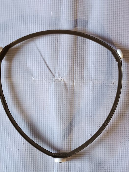 Pierścień obrotowy do talerza mikrofalówki