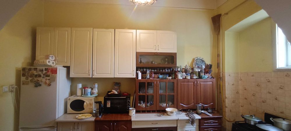 БЕЗПОСЕРЕДНЬО ЦЕНТР МІСТА! ІСТОРИЧНА будівля! 3 кім, 113 кв.м., жила