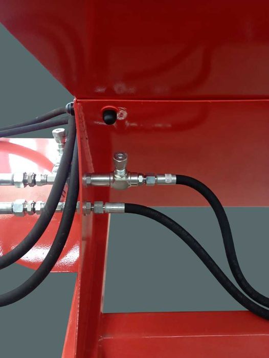 Piaskarka Posypywarka Solarka do piasku 1.5 m3 Nowa Producent TILMET