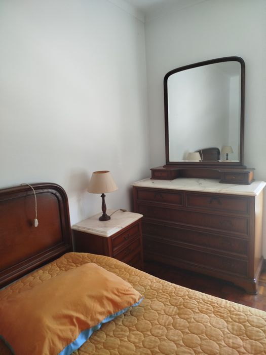 Mobília de quarto de casal madeira maciça