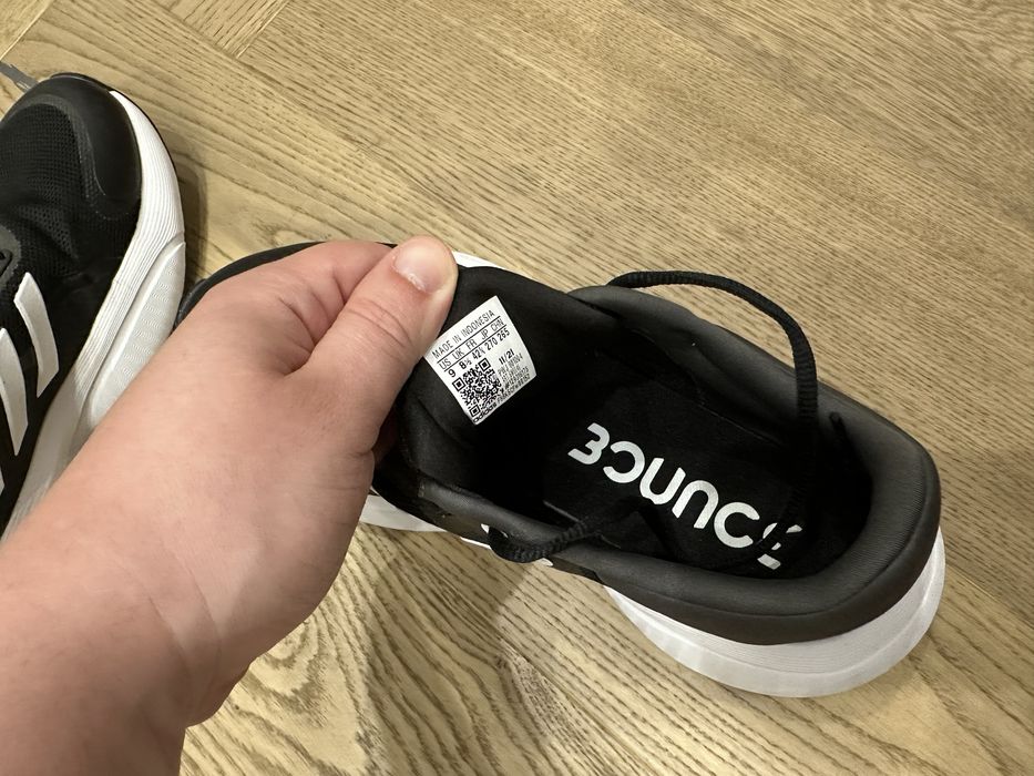 Adidas response czarne, rozmiar 42 2/3