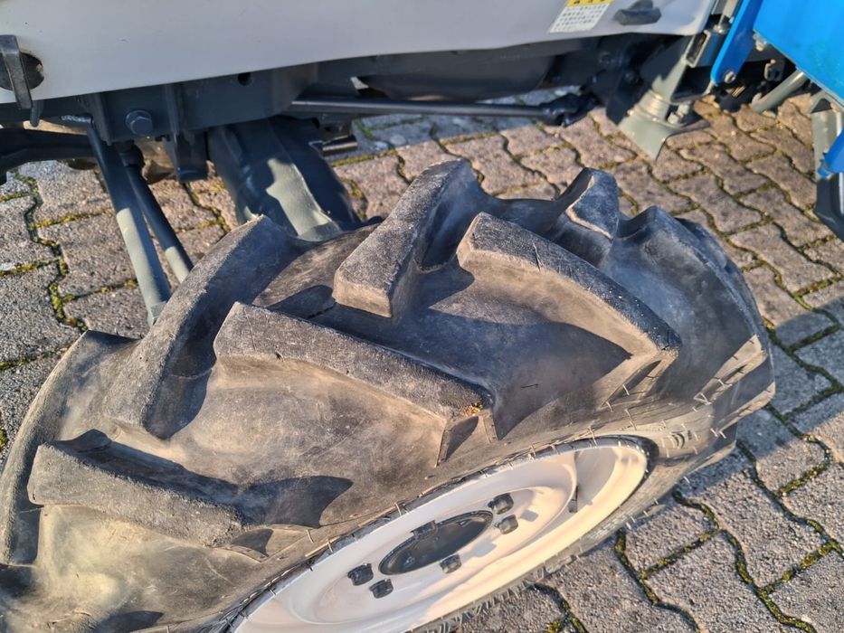 Trator iseki Sial 243 com direção assistida