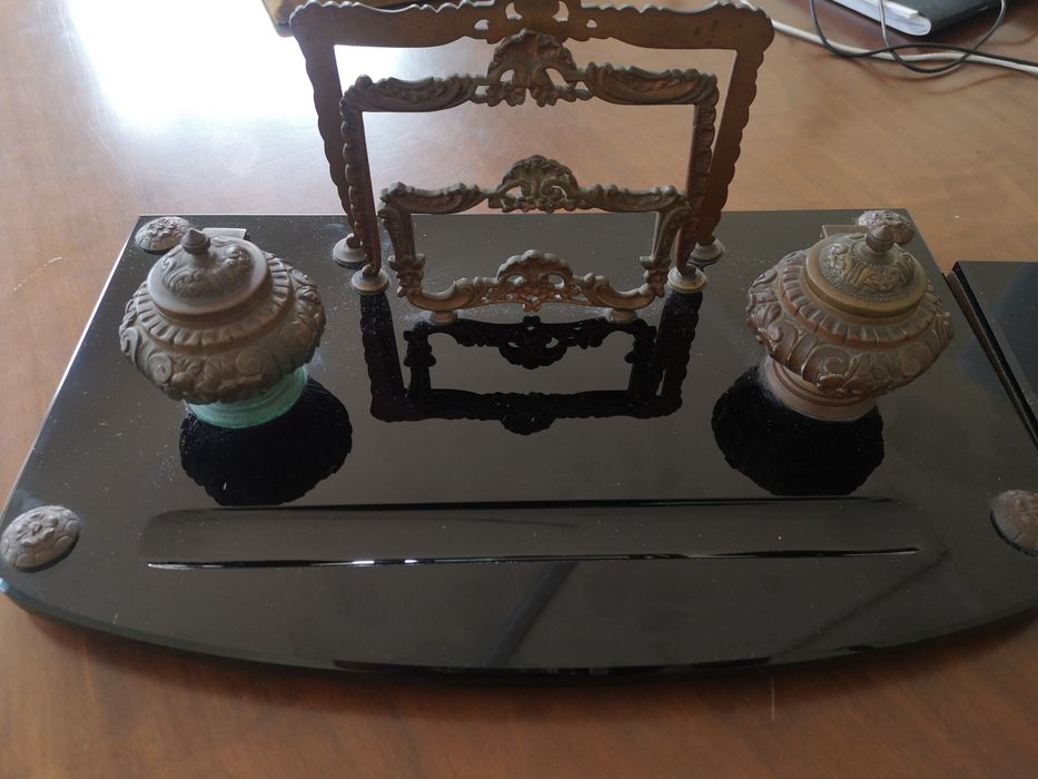 Tinteiro antigo vidro negro e bronze