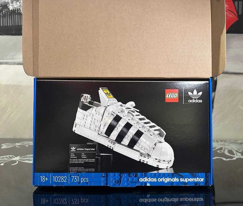 Конструктор LEGO ICONS 10282 Кросівки adidas Originals Superstar