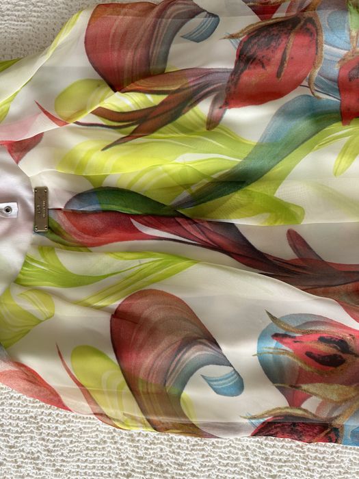 Vestido em seda colorido