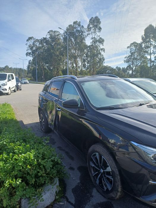 MG5 SW EV Acidentado