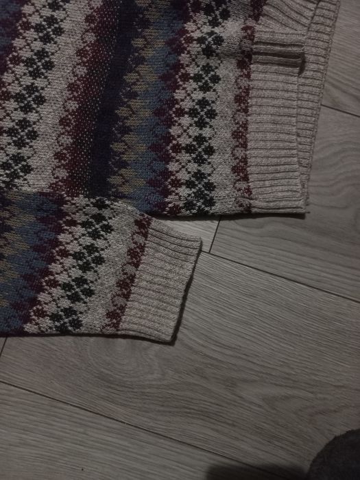 Вінтажний светр з классичним принтом