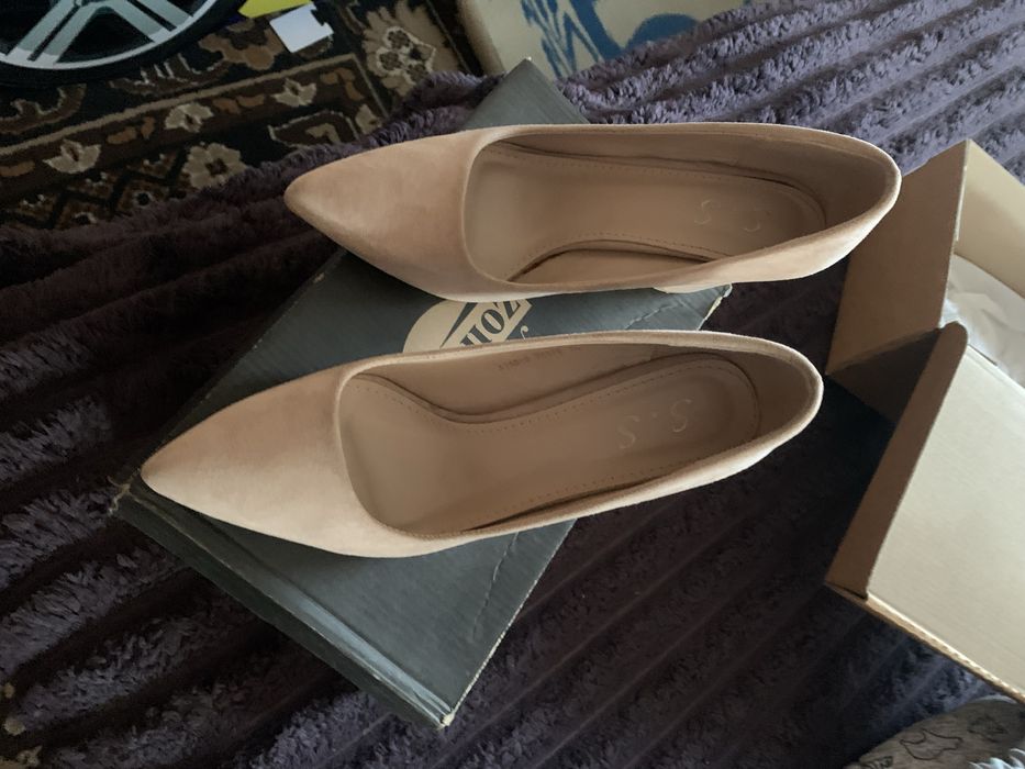 Подарую туфлі 38 розмір