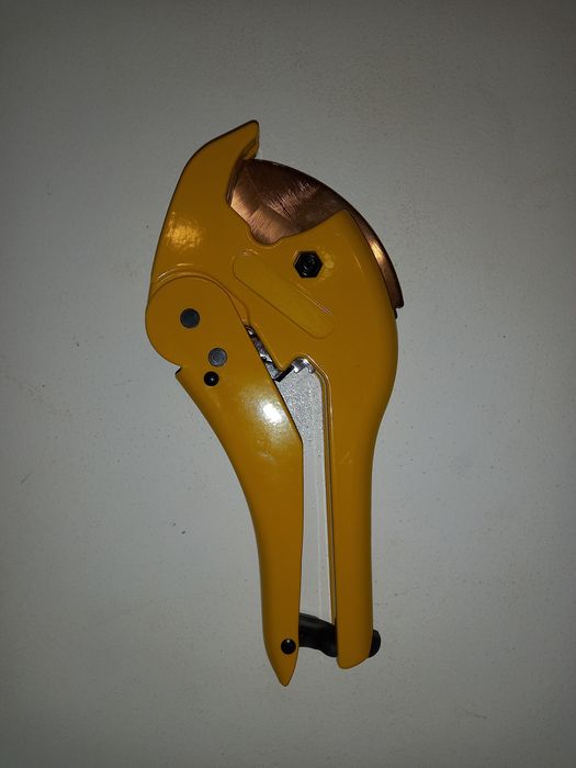 Tesoura de cortar tubos