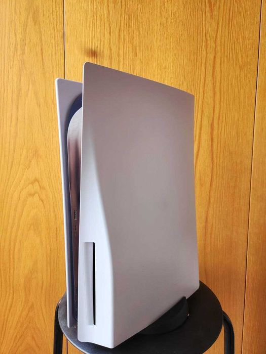 PlayStation 5 Versão Disco + Comando DualSense + Cabos - Excelente