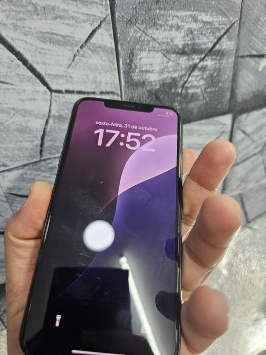 Iphone 11 pro max..64gb