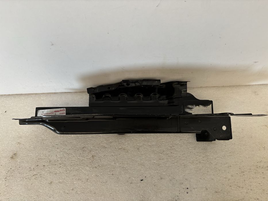 Toyota Tundra wspornik fartuch wzmocnienie