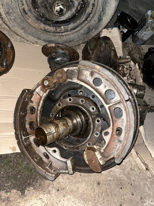 Поворотні кулаки Газ66 ЗІЛ131 з малим напрацюваннням