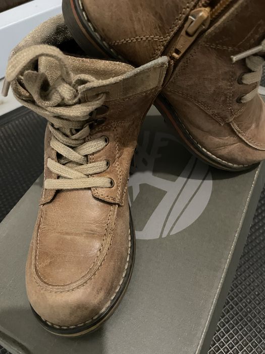 Взуття натуральне