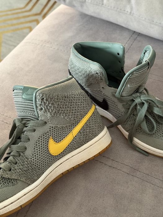 Ténis Air Jordan 1 Retro Hi Flyknit
