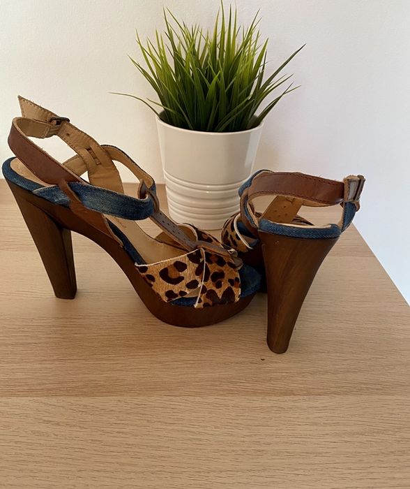 Sandálias Salsa como novas