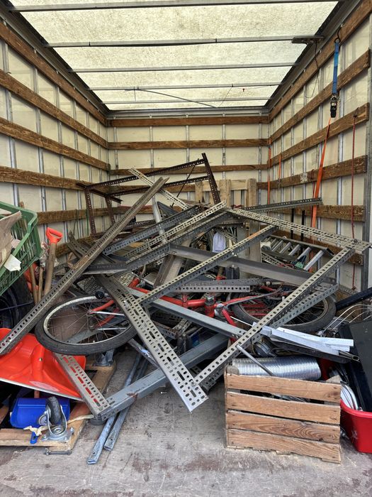 Utylizacja mebli Wrocław • Wywóz starych mebli • Opróżnianie mieszkań