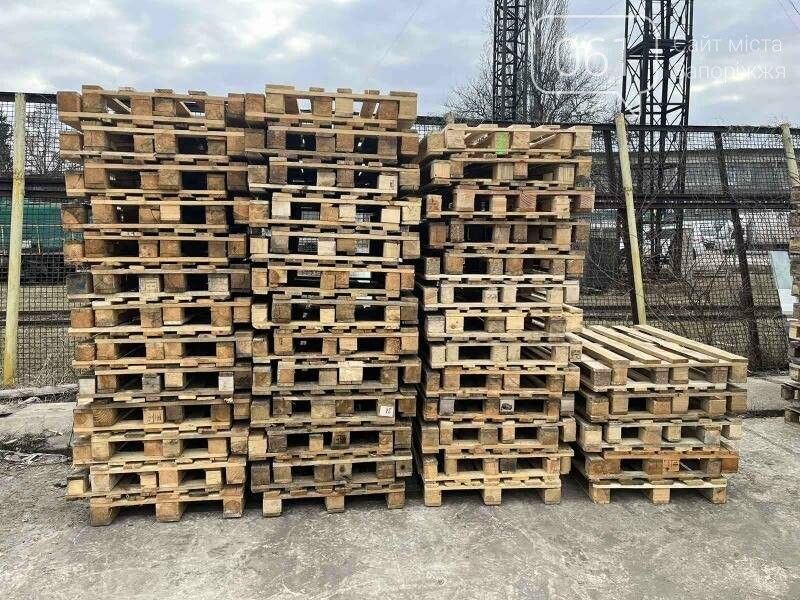 Купуємо б/у піддони.