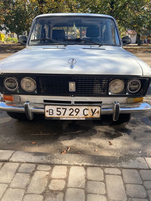 Продаю ваз 2103