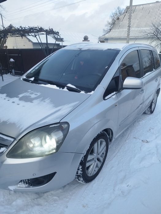 Опель Зефіра б 2010 року