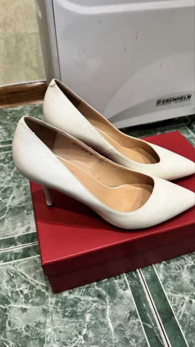 Білі туфлі (колір слонової кістки)