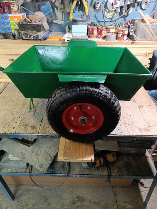 Тачка будівельна