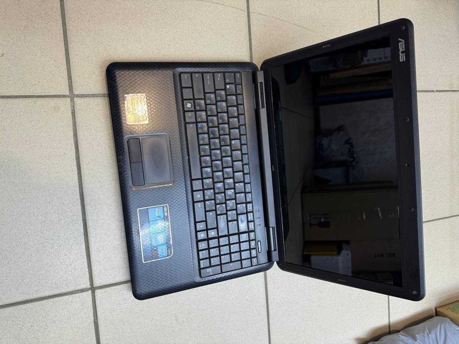 Продам ноутбук ASUS на запчастини