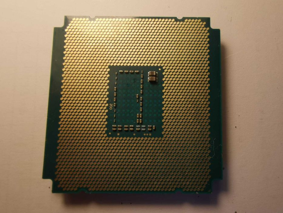 Intel Xeon E5-2683 v3
