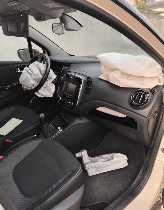 vendo Renault captur 0.9 TCE 90cv nacional 2015 acidentado salvado