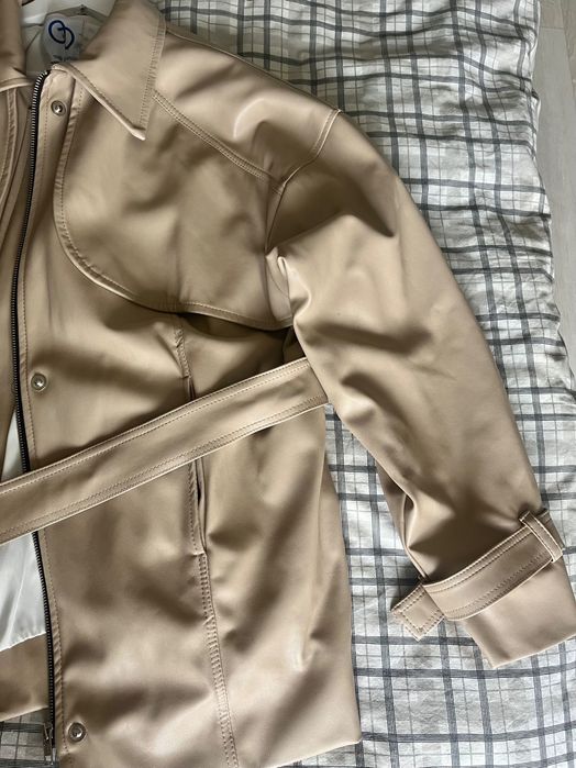 Шкіряна куртка бежева