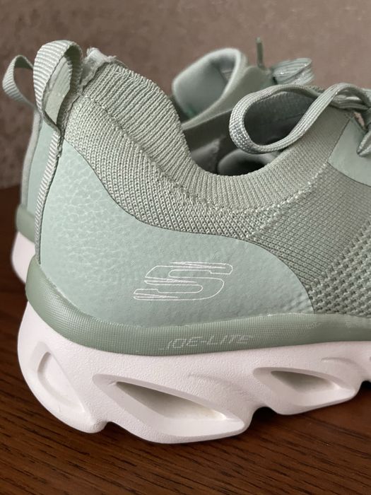 Жіночі кросівки Skechers (41 роз