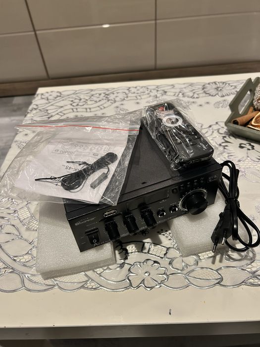 Dwukanałowy wzmacniacz stereo