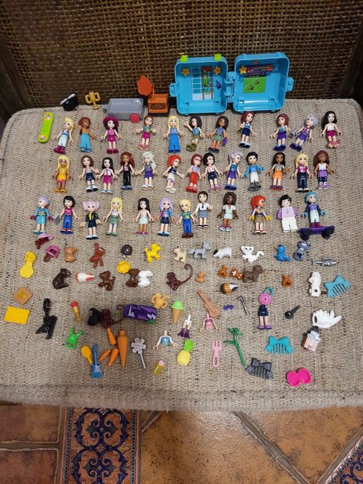 Zestaw figurek , laleczek, zwierzaków Lego Friends