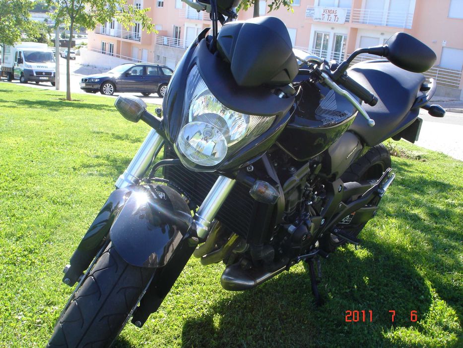 Honda Hornet CB600F 2010 - 30.000 KM em muito bom estado