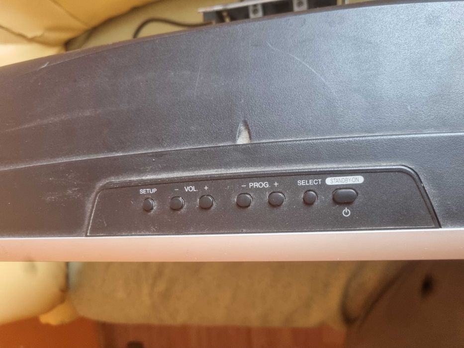 Monitor tv sprawny.