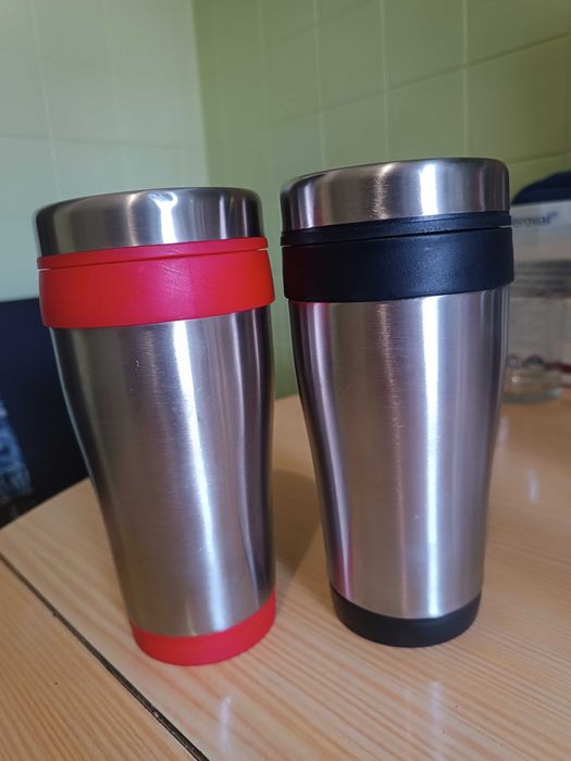 2 copos térmicos para usar no carro