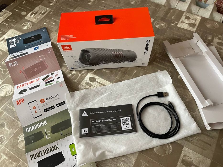 Портативна колонка JBL Connect.