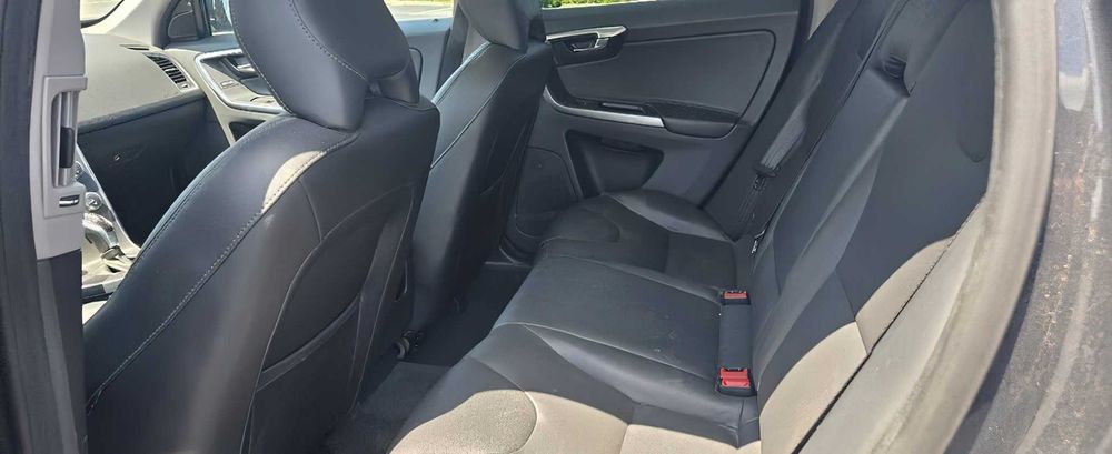 Volvo Xc60      2015