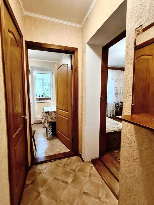 Продаж 1-кімнатного житла 24 м2 в районі проспекту Михайла Грушевського.
