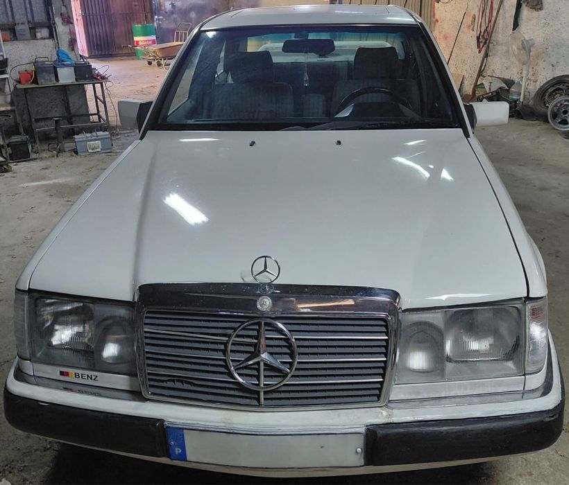 Mercedes 230e.