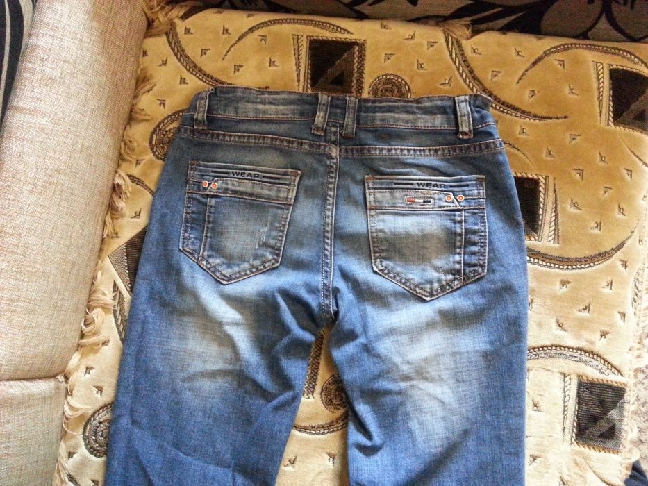 продам джинсы для мальчика